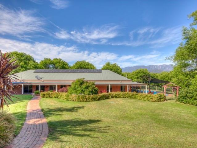 Cottage for sale in Porepunkah, Victoria