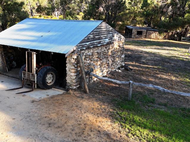 Cottage for sale in Carabooda, Western Australia