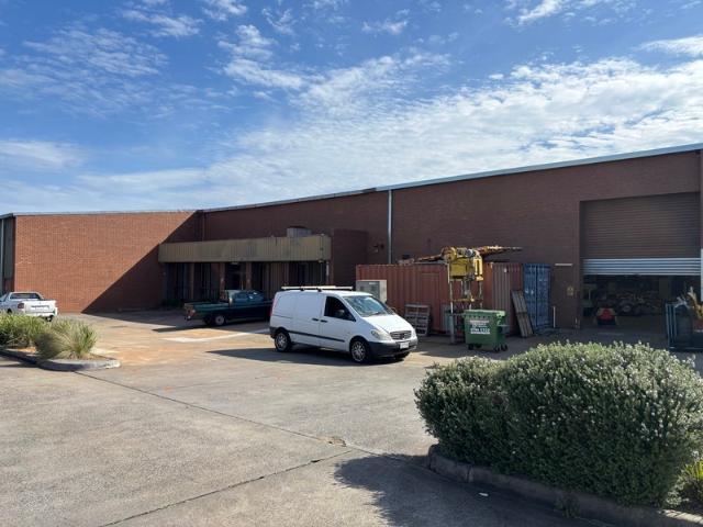 Warehouse for rent in Springvale, Melbourne