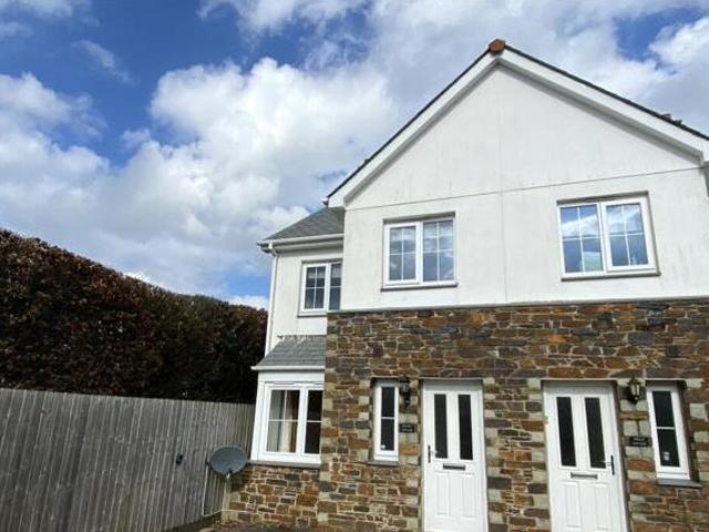 House for sale in Weir Quay, Devon