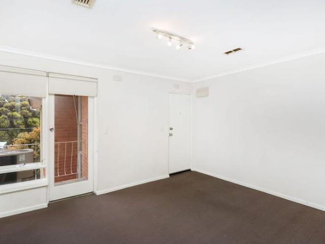 Apartment for rent in Newport, Melbourne