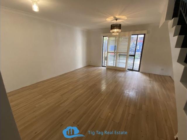 Townhouse for rent in Sydney, New South Wales