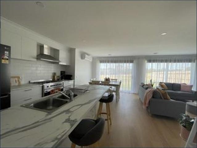 House for rent in Eagle Point, Victoria
