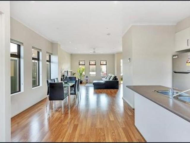 Townhouse for rent in Horseshoe Creek, South Australia