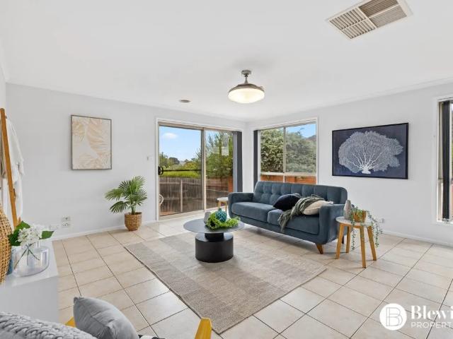 Townhouse for rent in Jerrabomberra, Queanbeyan