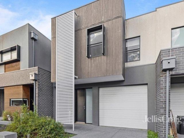 Townhouse for rent in St Helena, Melbourne