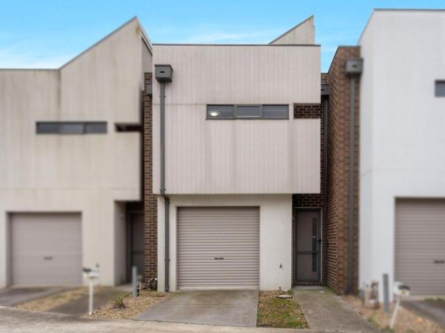 Townhouse for sale in Camerons Creek, Victoria