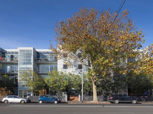 Apartment for rent in Carlton North