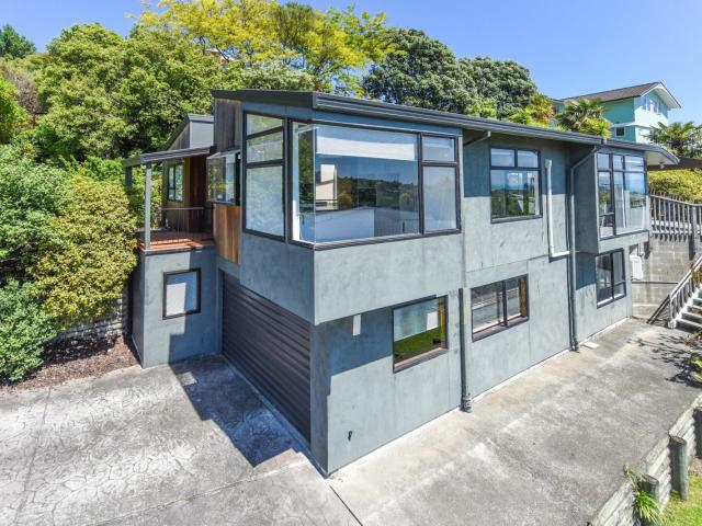 House for sale in Enner Glynn