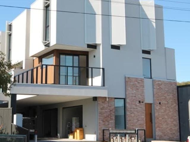 Townhouse for rent in Camerons Creek, Victoria
