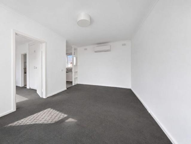 Apartment for rent in Glen Huntly, Melbourne