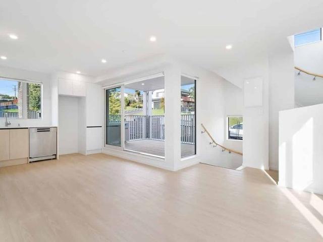Townhouse for rent in Wairau Valley