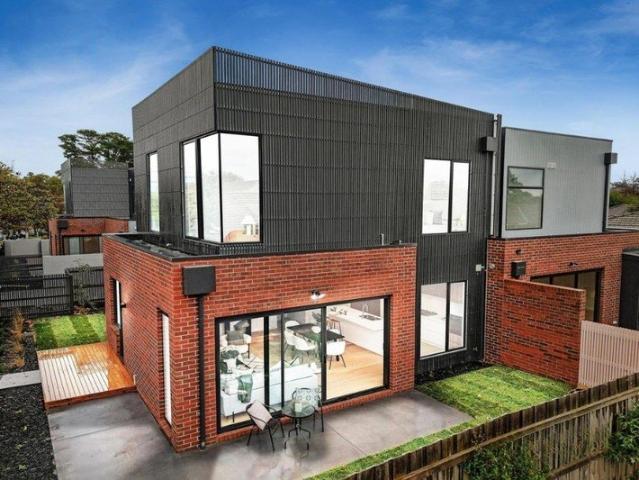 Townhouse for rent in Mitcham, Melbourne