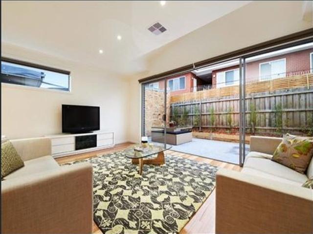 Townhouse for rent in Camerons Creek, Victoria
