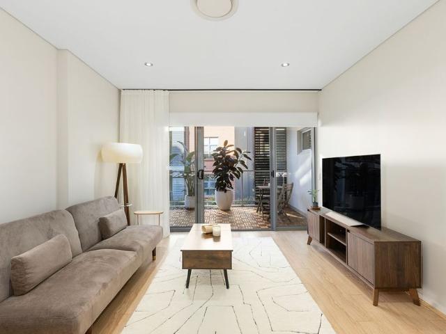 Apartment for rent in Lower North Shore, Sydney