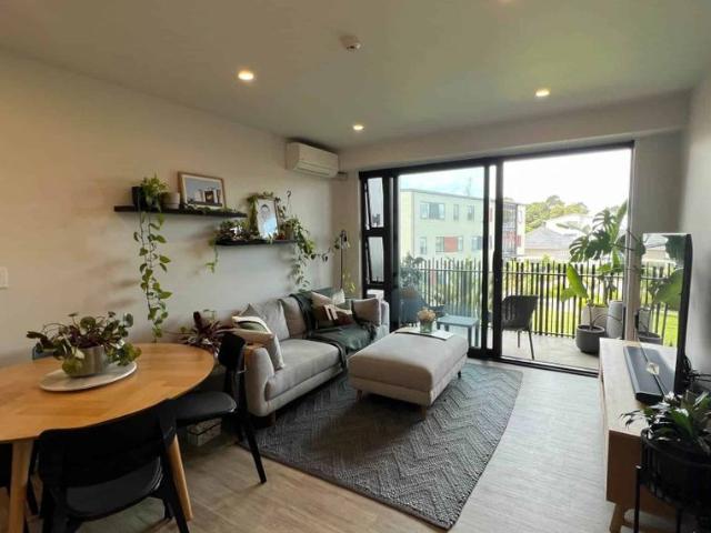Apartment for rent in Point England, Oroua County