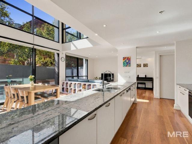 Apartment for sale in Melbourne