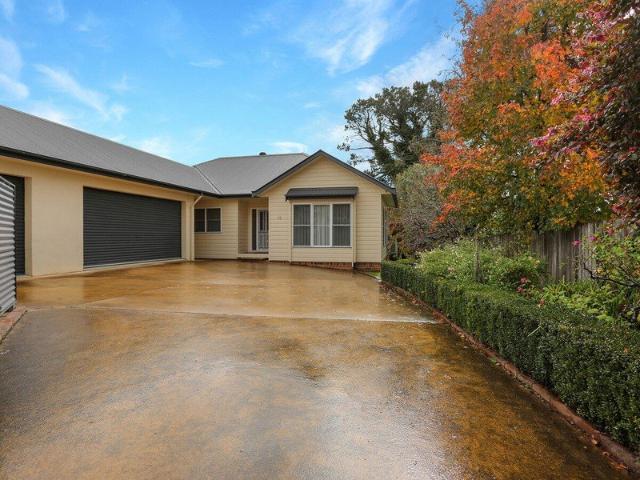Villa for rent in Manchester Square, New South Wales