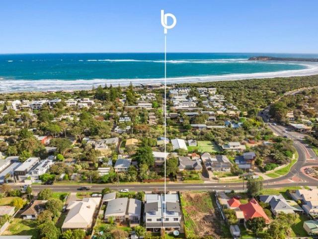 Townhouse for sale in Ocean Grove, Victoria