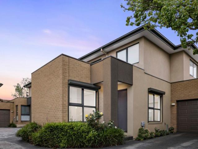 Townhouse for sale in Box Hill North, Melbourne