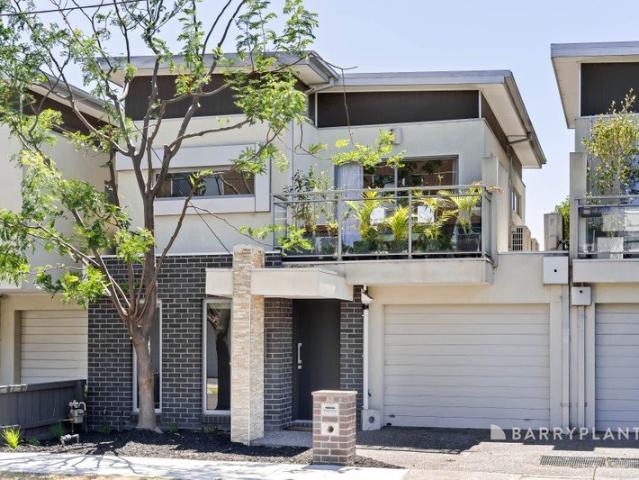 Townhouse for sale in Camerons Creek, Victoria