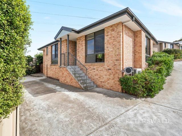 Villa for sale in Lutana, Hobart