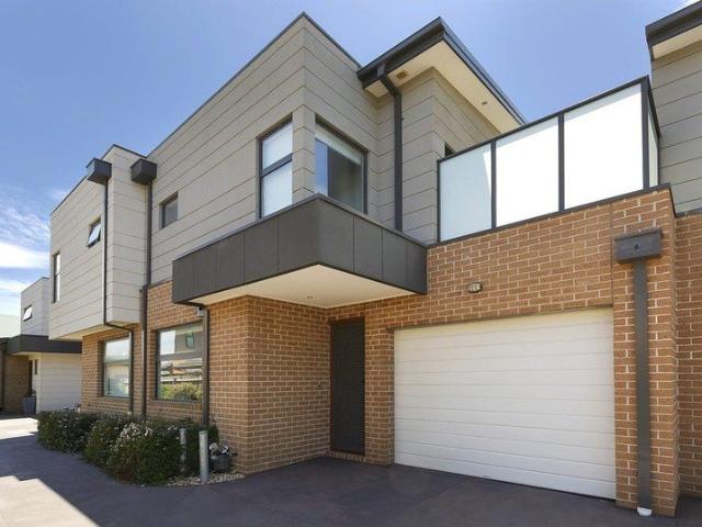 Townhouse for sale in Camerons Creek, Victoria