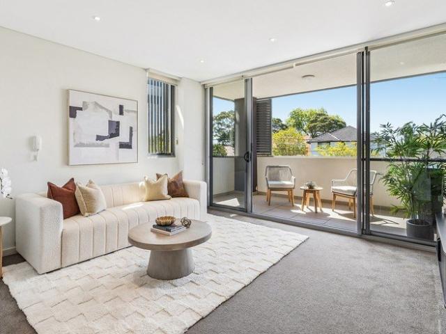 Apartment for sale in Lower North Shore, Sydney