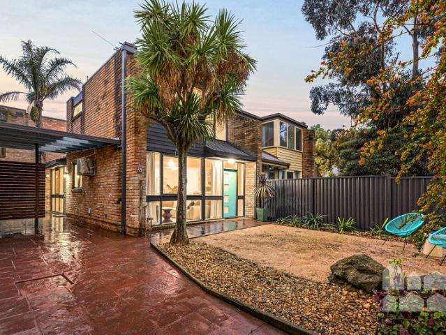Townhouse for sale in Camerons Creek, Victoria