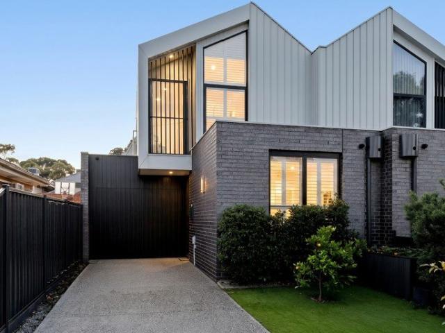 Townhouse for sale in Camerons Creek, Victoria