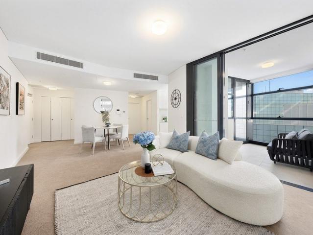 Apartment for sale in Lower North Shore, Sydney