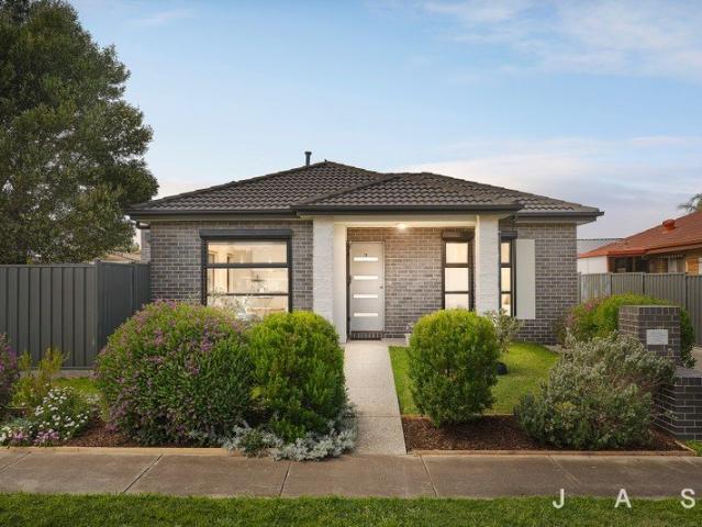 Townhouse for sale in Camerons Creek, Victoria