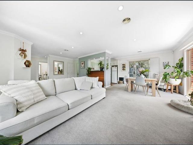 Apartment for rent in Sale, Victoria