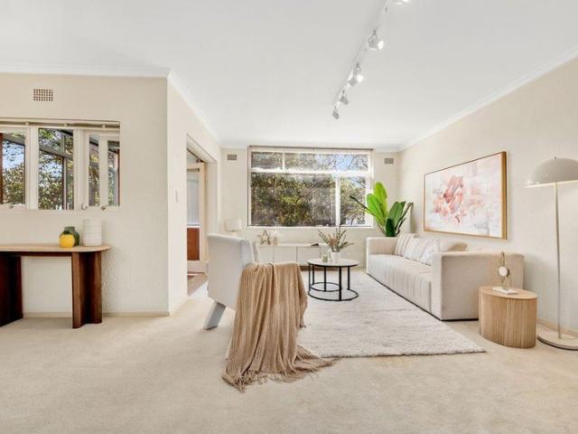 Apartment for sale in Lower North Shore, Sydney
