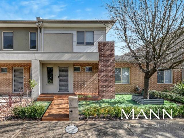 Townhouse for sale in Camerons Creek, Victoria