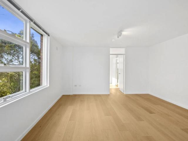Apartment for rent in Lower North Shore, Sydney