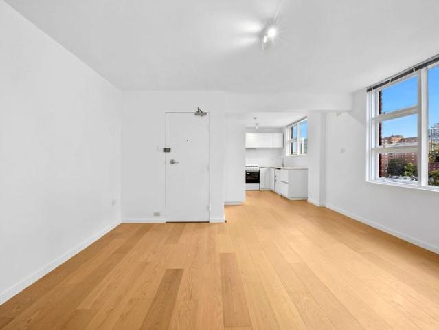 Apartment for rent in Lower North Shore, Sydney