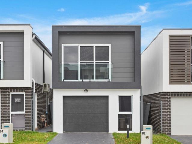 Granny Flat for rent in Wollongong West, New South Wales