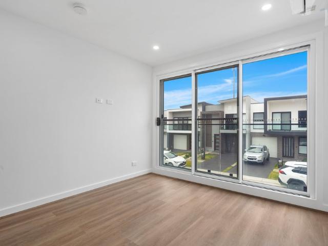 Granny Flat for rent in Wollongong West, New South Wales