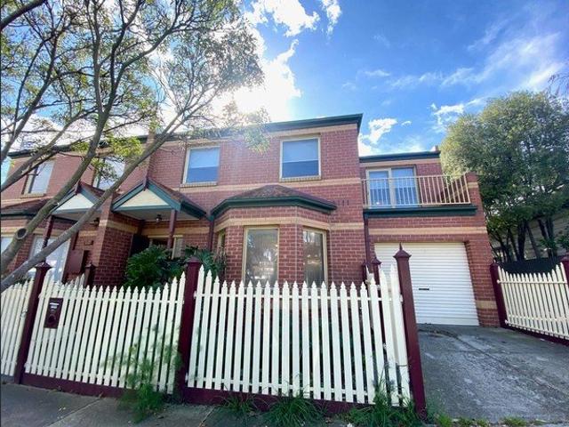 Townhouse for rent in Camerons Creek, Victoria