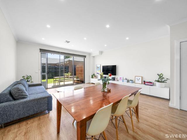 Townhouse for rent in Camerons Creek, Victoria