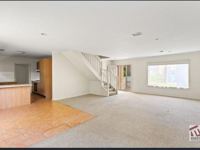 Townhouse for rent in Camerons Creek, Victoria
