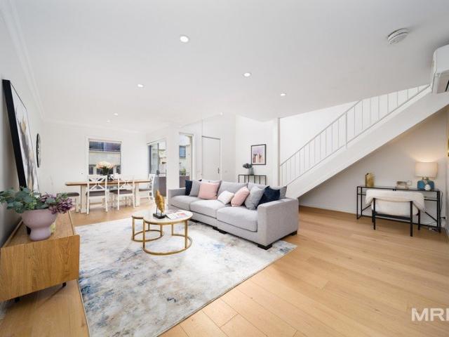 Townhouse for sale in West Melbourne, Melbourne