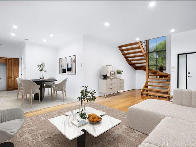 Townhouse for rent in Wollongong West, New South Wales