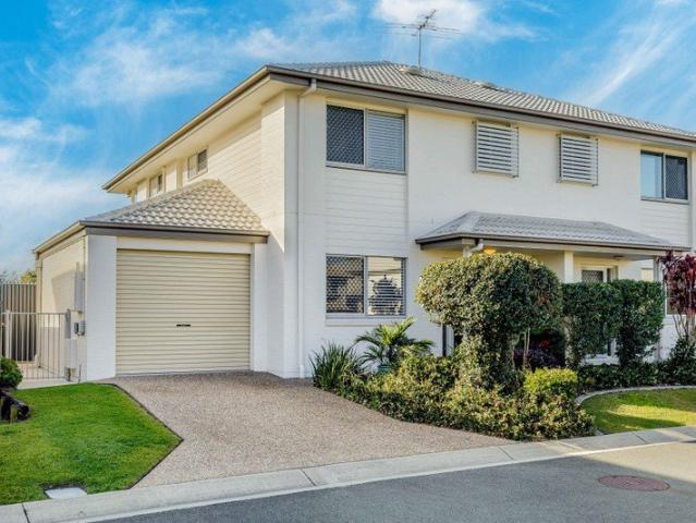 Townhouse for sale in Toombul, Queensland