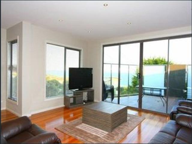 Townhouse for rent in Skenes Creek, Victoria
