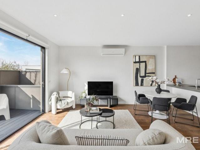 Townhouse for sale in Northcote, Melbourne