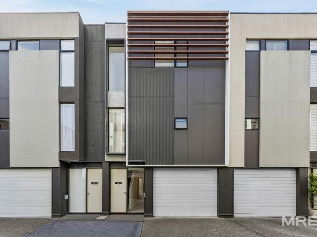 Townhouse for sale in Camerons Creek, Victoria