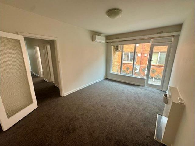 Apartment for rent in St Kilda East, Melbourne