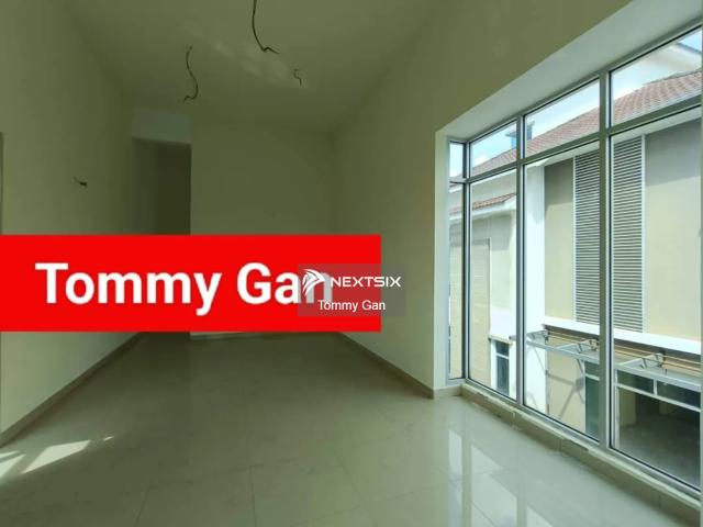 Warehouse for sale in Johor